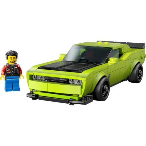 La voiture sport Dodge Challenger SRT Hellcat
