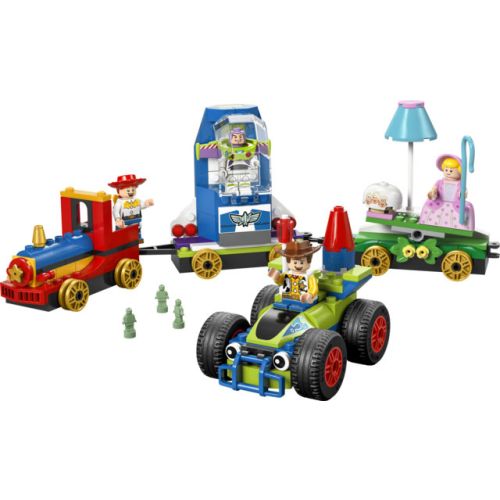 Le train en fête et la voiture RC de Toy Story