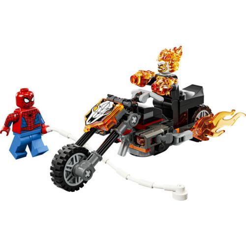 Spider-Man contre la moto de Ghost Rider