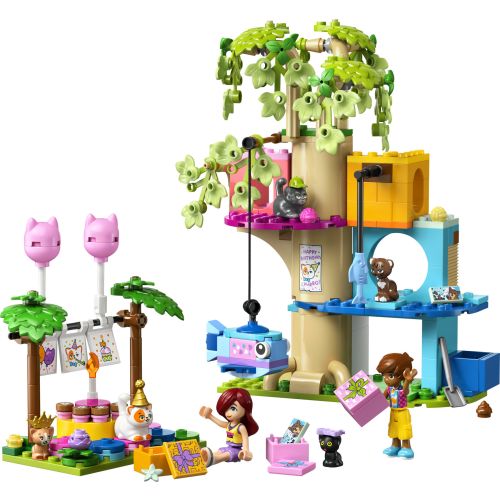 La fête d’anniversaire et l’arbre à chats