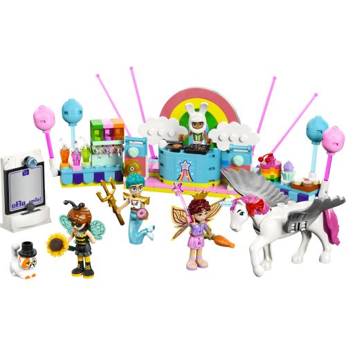 La fête costumée avec la licorne et la fée