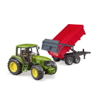 Tracteur John Deere avec remorque à benne